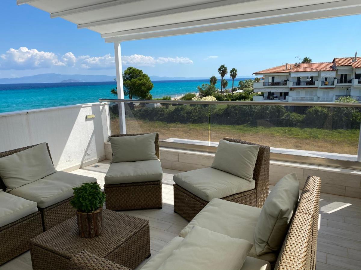 Villa Theodora In Front Of The Sea Hanioti Eksteriør bilde